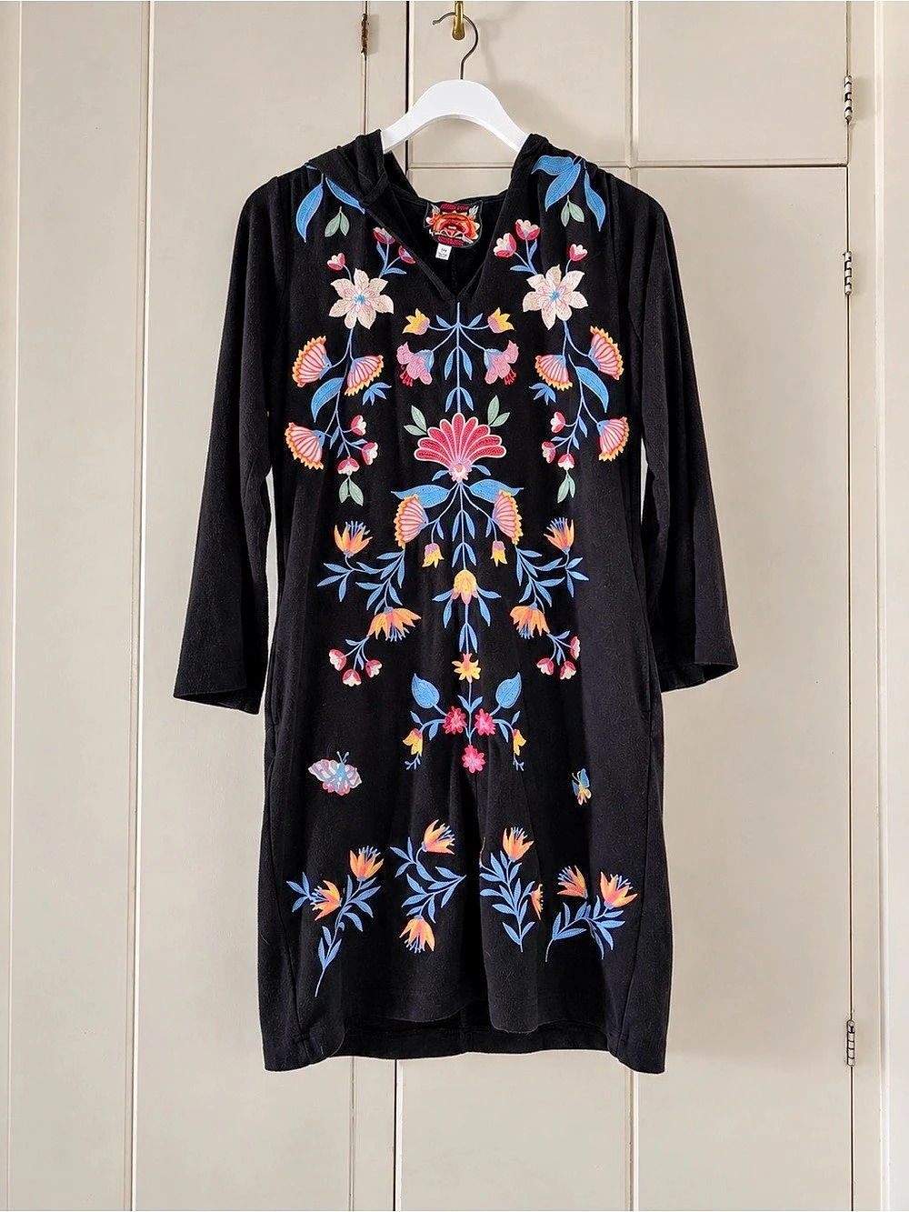 Johnny Was Hooded Knit Beach Dress Floral Mini Black & Multicolor Beach Cover Up